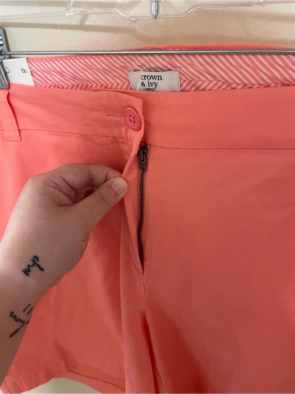 ✨NWT Crown & Ivy Shorts Size 16W - Picture 4 of 10